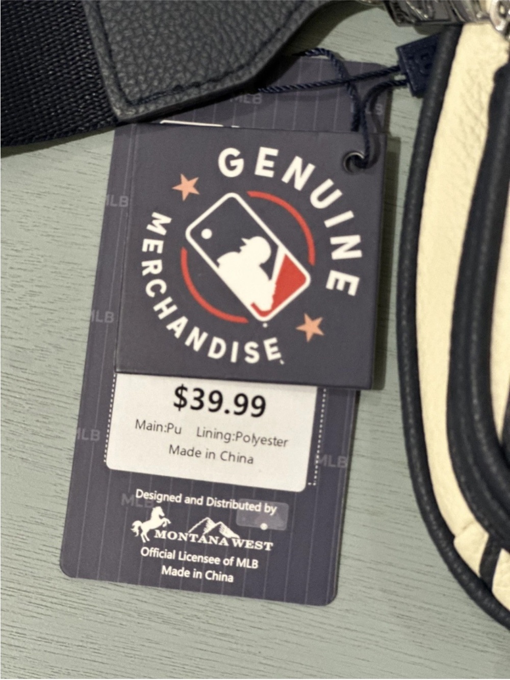 MLB New York Yankees Mini Crossbody
Purse 5" X 2" X 8" Montana West-Striped - Picture 3 of 9